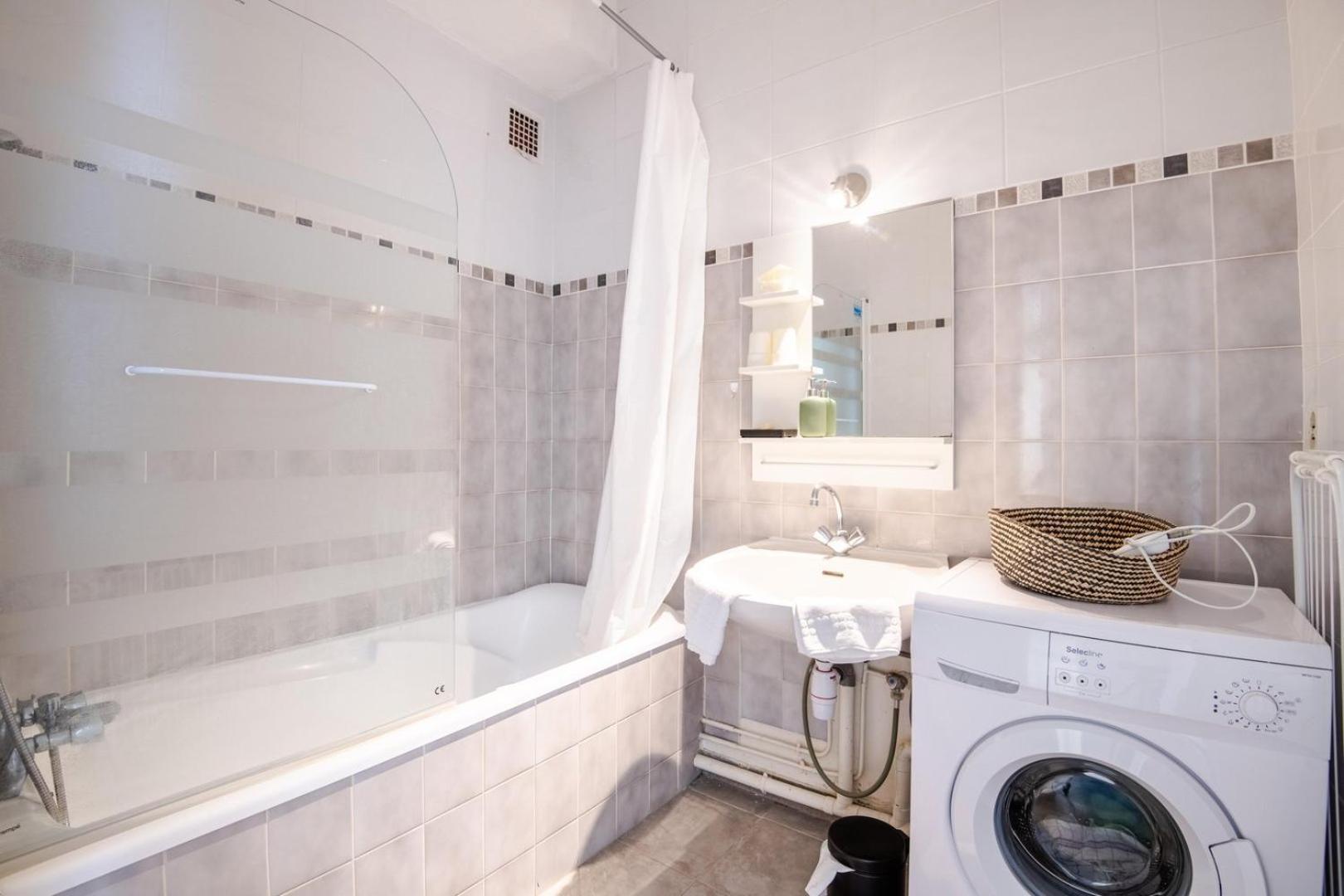La Cour D'ecole A Apartment Tours