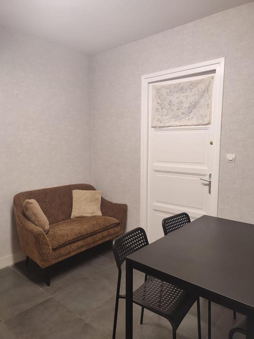 La Cour D'ecole A Apartment *